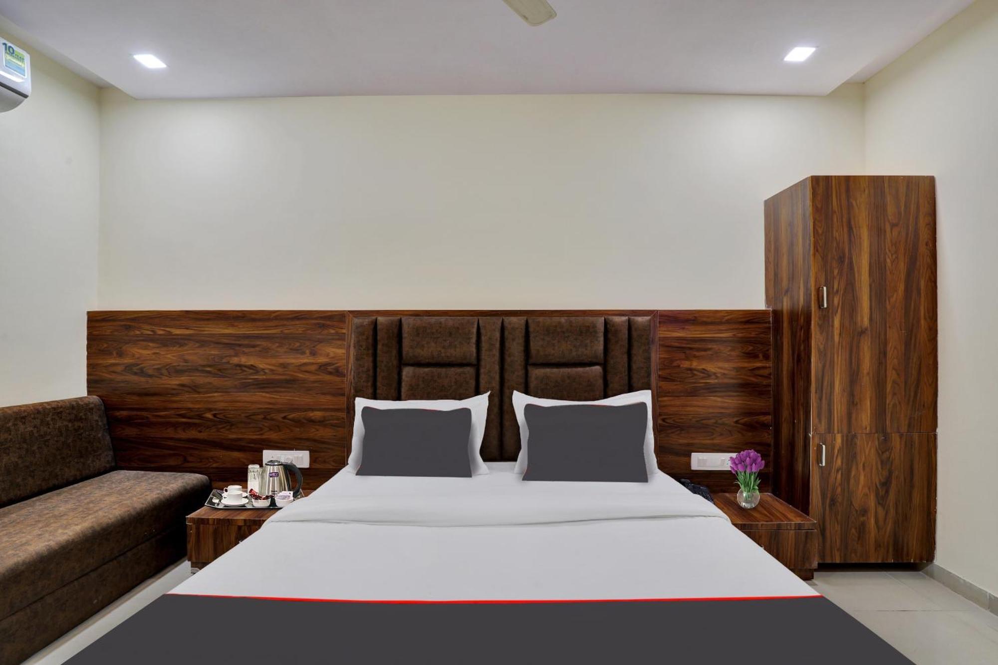 Hotel O Neelkamal Ahmedabad Exterior photo